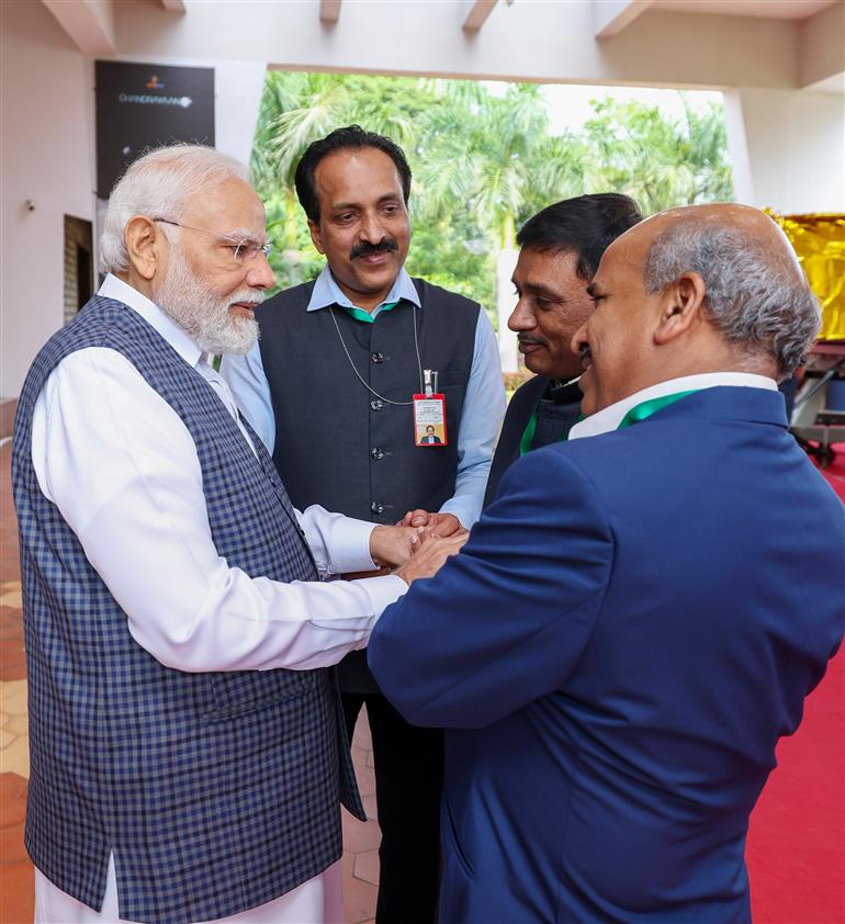 दक्षिण अफ्रीका और ग्रीस की सफल यात्रा के बाद बेंगलुरु पहुंचने पर प्रधानमंत्री का भव्य स्वागत।