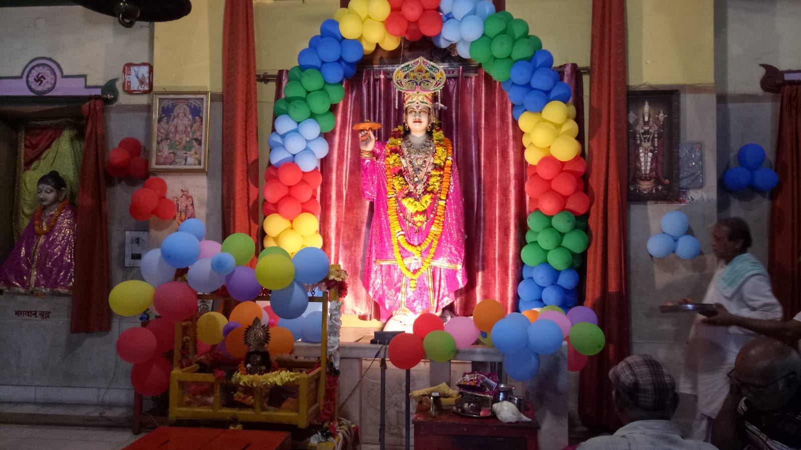 हरिद्वार के प्रमुख भगवान विष्णु के मन्दिर गीता भवन में श्री कृष्ण जन्माष्टमी का उत्सव धूमधाम से मनाया गया।