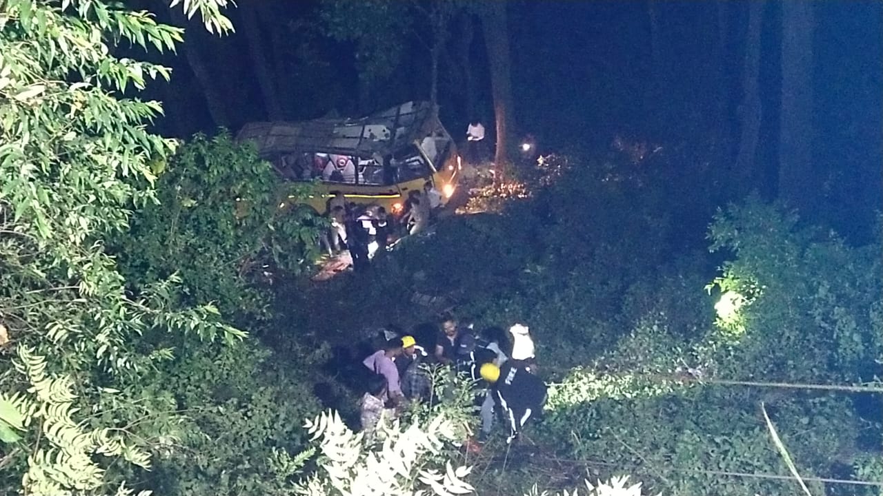 7 people killed, नैनीताल काला ढूँगी बस दुर्घटना में चालक सहित 7 लोगों की मौत
