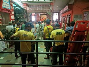 Orders for ministerial investigation of Mansadevi stampede, मंसादेवी भगदड घटना की मिनिस्ट्रीयल जांच के आदेश, गढ़वाल मंडल आयुक्त विनय शंकर पाण्डे पहुंचे हरिद्वार