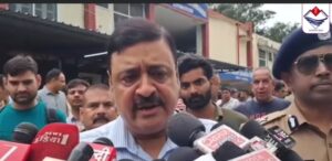 Orders for ministerial investigation of Mansadevi stampede, मंसादेवी भगदड घटना की मिनिस्ट्रीयल जांच के आदेश, गढ़वाल मंडल आयुक्त विनय शंकर पाण्डे पहुंचे हरिद्वार