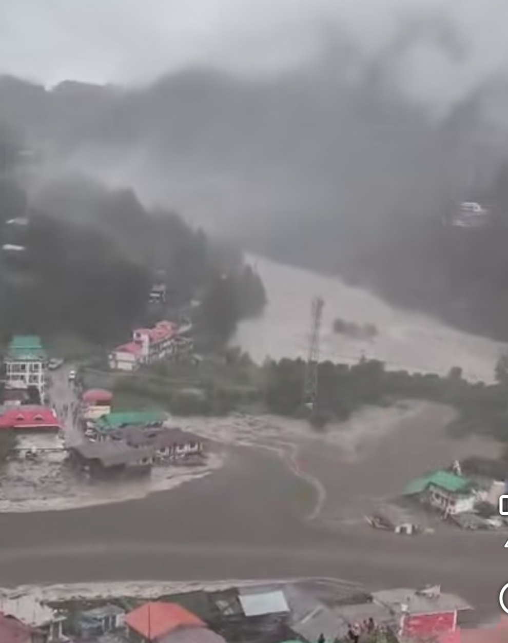 Dharali market completely destroyed, उत्तरकाशी में खीरगंगा में आई बाढ़ से धराली बाजार पूरी तरह ध्वस्त - जिलाधिकारी उत्तरकाशी