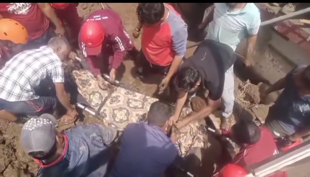 Chamoli Tharali disaster , एसडीआरएफ उत्तराखण्ड पुलिस द्वारा चमोली में राहत एवं बचाव कार्य जारी, लापता युवती का शव मिला।