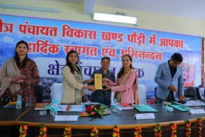 जनप्रतिनिधियों से विकास कार्यों में सक्रिय भूमिका निभाने का आह्वान