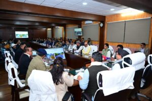 मुख्यमंत्री ने की जनपद बागेश्वर के विकास कार्यों की विस्तृत समीक्षा
