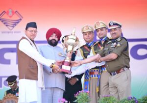 गणतंत्र दिवस के अवसर पर राज्यपाल ने लोक भवन एवं परेड ग्राउंड में फहराया राष्ट्रीय ध्वज