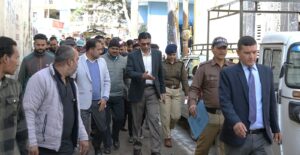 गंगा की पवित्रता से समझौता नहीं, डीएम ने चन्द्रेश्वर नाला क्षेत्र का किया स्थलीय निरीक्षण