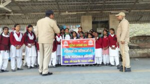 पुलिस अधीक्षक रेलवे उत्तराखंड सुश्री अरुणा भारती के नेतृत्व में जीआरपी उत्तराखंड द्वारा चलाया गया *पुलिस आपके द्वार अभियान