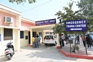 जनपद वासियों को बेहतर स्वास्थ्य सुविधाएं मुहैया करने की दिशा में कार्य कर रहे है जिलाधिकारी