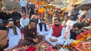 नवनियुक्त एसएसपी हरिद्वार नवनीत सिंह ने हरकी पैड़ी पर पूजा अर्चना कर किया विधिवत कार्यभार ग्रहण