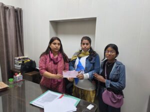 बीमित ऋण 14.61 लाख क्लेम प्राप्त करने उपरान्त भी वसूली को आतुर था बैंक ; जिला प्रशासन ने बैंक से ही करा दी शेष 2 लाख की वसूली