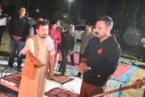 होलिका दहन कार्यक्रम में मातहत संग पुलिस लाइन पहुंचे एसएसपी