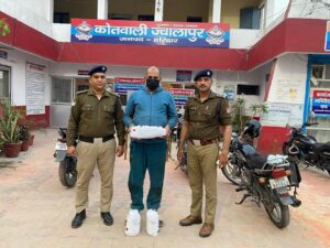 छापेमारी में अवैध भैंस वंशीय मांस व कटान के उपकरण बरामद, 01 आरोपी धरा