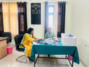 अंतर्राष्ट्रीय महिला दिवस के अवसर पर जीआरपी उत्तराखंड द्वारा महिलाओं के लिए 50% छूट पर विशेष मेडिकल कैंप का आयोजन