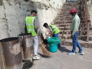 जिला गंगा संरक्षण समिति हरिद्वार के तत्वावधान मे गंगा घाटों, एसटीपी प्लांट, कार्यालय परिसर मे स्वच्छता अभियान चलाकर शुभारम्भ किया गया