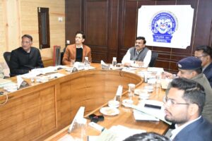 निर्माणाधीन परियोजनाओं को समय पर पूरा करें विभाग ताकि निर्माण कार्यों में लागत न बढ़े: मुख्य सचिव