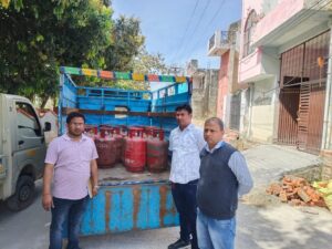 जिलाधिकारी के निर्देशन में जिला पूर्ति विभाग द्वारा गैस की कालाबाजारी करने वाले के खिलाफ निरंतर की जा रही है कार्यवाही