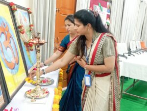 अहंकार छोड देश सेवा की प्रेरणा देता है भगवा ध्वज : डॉ. प्रियंका