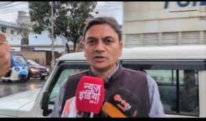 मीडिया में प्रकाशित समाचार का संज्ञान लेते हुए जिलाधिकारी के निर्देशन में राजकीय प्राथमिक विद्यालय अजीतपुर बहादराबाद की प्रधानाध्यापिका निलंबित