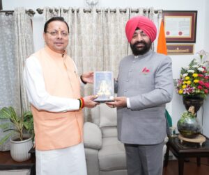 मुख्यमंत्री ने आज लोक भवन में राज्यपाल लेफ्टिनेंट जनरल गुरमीत सिंह (सेवानिवृत्त) से शिष्टाचार भेंट की