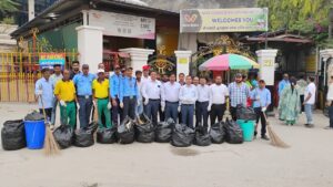 तीर्थ नगरी हरिद्वार को साफ स्वच्छ सुंदर जनपद बनाए जाने के लिए जिलाधिकारी मयूर दीक्षित के निर्देशन में जनपद में चलाया जा रहा वृहद सफाई अभियान