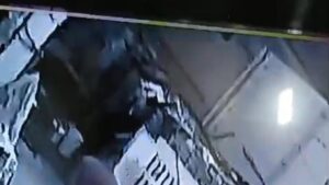 होटल संचालक पर लगाया कैमरे के जरिये घरों में ताक झांक का आरोप