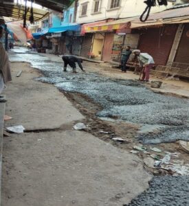 जिलाधिकारी के निर्देशों के अनुपालन में परियोजना प्रबंधक निर्माण एवं अनुरक्षण इकाई गंगा उत्तराखंड पेयजल निगम द्वारा तत्परता से किए जा रहे है सीवरेज के कार्य