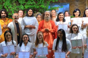 परमार्थ निकेतन में आयोजित योग टीचर ट्रेनिंग कोर्स का समापन