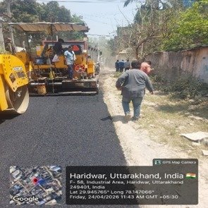 चारधाम यात्रा के दृष्टिगत सिवरेज के लिए खोदी गई सड़कों को त्वरित गति से ठीक करने के लिए दिन- रात किया जा रहा है निमार्ण कार्य