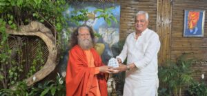 परमार्थ निकेतन दर्शनार्थ आये राजस्थान के कृषि एवं ग्रामीण विकास मंत्री श्री किरोड़ीलाल मीणा जी