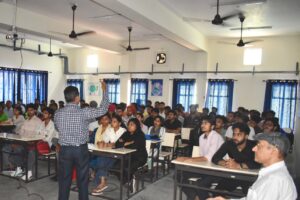 Sparrow, आदर्श पति और पिता की शानदार मिसाल है गौरैया- डॉ. विनय सेठी