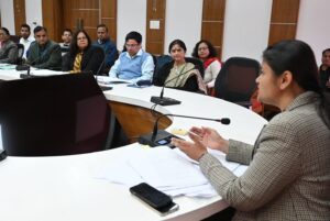 Mental weli Being नियंत्रण समिति की बैठक के सम्बन्ध में मुख्य विकास अधिकारी वरूणा अग्रवाल की अध्यक्ष में कलेक्ट्रेट सभागार बैठक आयोजित हुई