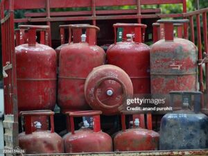 चारधाम यात्रा से पहले गैस आपूर्ति पर फोकस