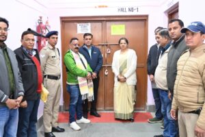 जिला निर्वाचन अधिकारी/जिलाधिकारी ने किया ईवीएम–वीवीपैट वेयरहाउस का निरीक्षण