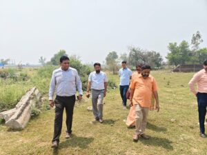 सचिव आवास व राज्य संपत्ति डॉ. आर. राजेश कुमार ने लिया अयोध्या अतिथि गृह निर्माण स्थल का किया विस्तृत जायजा