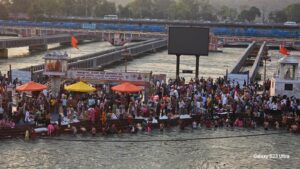 बुद्ध पूर्णिमा पर हरिद्वार में लाखों की संख्या में श्रद्धालु हरिद्वार पहुंचे