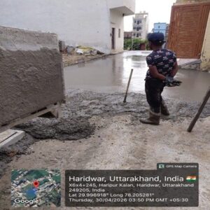 चारधाम यात्रा के दृष्टिगत सिवरेज के लिए खोदी गई सड़कों को त्वरित गति से ठीक करने के लिए दिन- रात किया जा रहा है निमार्ण कार्य