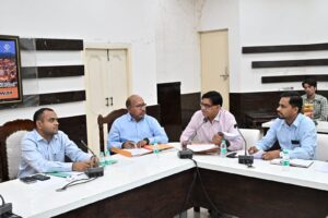 जनपद में पी सी पी एन डी टी एक्ट का कढ़ाई से पालन किया जाए जिलाधिकारी