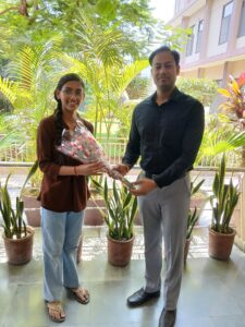 धूम सिंह मेमोरियल पब्लिक स्कूल का सीबीएसई 12वीं परीक्षा परिणाम शत-प्रतिशत, गरिमा भट्ट बनी विद्यालय टॉपर