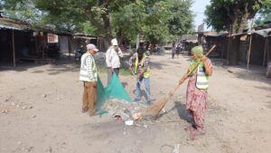 जिलाधिकारी के निर्देशन में जनपद में चलाया जा रहा है सफाई अभियान