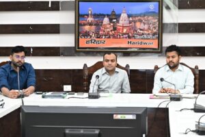 मां गंगा को स्वच्छ एवं निर्मल रखने के लिए किसी भी दशा में कूड़ा-कचरा गंगा नदी में न जाए : जिलाधिकारी