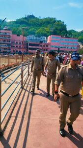 वीकेंड की भारी भीड़ के बीच कप्तान नवनीत सिंह ने संभाला मोर्चा