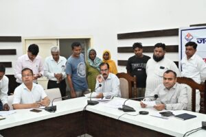 Janta Darbar Haridwar, हर सोमवार जनता दरबार, जिलाधिकारी दीक्षित ने की सुनवाई 70 में से 35 शिकायतें मौके पर निस्तारित ।