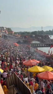 बुद्ध पूर्णिमा स्नान पर्व पर आज साय कालीन आरती दर्शन तक लगभग 13 लाख 5 हजार श्रद्धालुओं द्वारा मां गंगा के विभिन्न घाटों पर गंगा स्नान कर अपने गंतव्य को प्रस्थान कर चुके