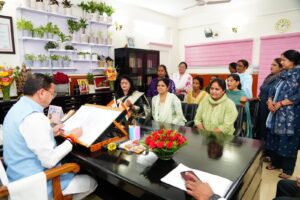 मुख्यमंत्री ने आंगनबाड़ी कर्मियों की समस्याओं एवं मांगों पर प्रतिनिधिमंडल को आश्वस्त किया