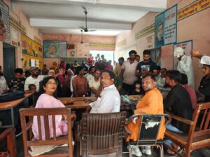 देशराज कर्णवाल ने ग्राम खाताखेड़ी में आयोजित जनसमस्या समाधान एवं जनसंवाद शिविरों में प्रतिभाग कर ग्रामीणों की समस्याएं सुनीं