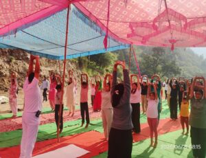 अंतर्राष्ट्रीय योग दिवस पर ऊखीमठ में योग शिविर आयोजित, स्थानीय युवाओं के लिए योग आधारित रोजगार के अवसरों पर जोर