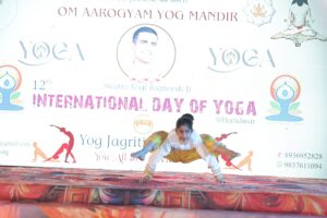 Yoga is necessary, 12वां अन्तर्राष्ट्रीय योग दिवस, योग है जरुरी नही मजबूरी – योगी रजनीश