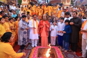 परमार्थ निकेतन दर्शनार्थ पहुँचे उत्तराखंड के स्वास्थ्य एवं चिकित्सा शिक्षा मंत्री डॉ. धन सिंह रावत जी
