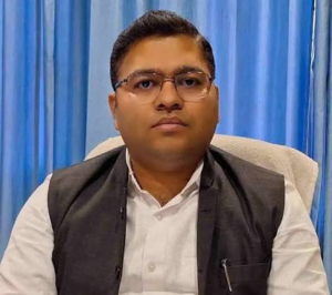 जिलाधिकारी के ‘एक पुस्तक दान करें, ज्ञान का वृक्ष लगाएं’ अभियान को मिल रहा जनसमर्थन, जिला कार्यक्रम अधिकारी ने भेंट कीं 111 पुस्तकें